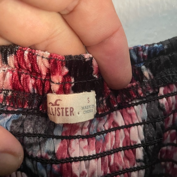 Brand new Hollister Velvet Floral Mini Dress - Picture 3 of 3